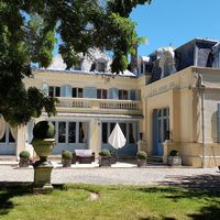 Замок в пригороде во Франции, Париж, 536 кв.м.