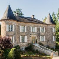 Castle in the suburbs in France, Pessac-sur-Dordogne, 580 sq.m.