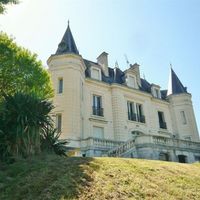 Замок в пригороде во Французской Гвиане, 525 кв.м.