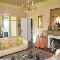 Замок в пригороде во Французской Гвиане, 525 кв.м.