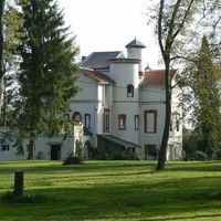 Castle in the suburbs, in the forest in Guyane, 350 sq.m.