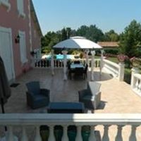Villa in the suburbs in France, New Aquitaine, 220 sq.m.