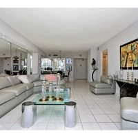 Apartment at the seaside in the USA, Florida, Aventura, 122 sq.m.