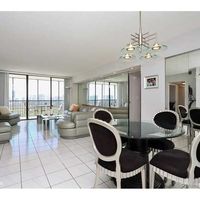 Apartment at the seaside in the USA, Florida, Aventura, 122 sq.m.