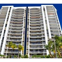 Apartment at the seaside in the USA, Florida, Aventura, 136 sq.m.