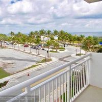 Apartment at the seaside in the USA, Florida, Pompano Beach, 102 sq.m.