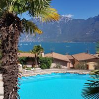 Вилла у озера в Италии, Гарда, 360 кв.м.
