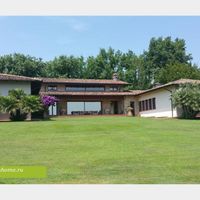 Villa by the lake in Italy, Garda, 520 sq.m.
