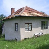 Дом в горах, в деревне в Болгарии, Софийская область, 130 кв.м.