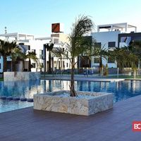 Апартаменты у озера, в пригороде, у моря в Испании, Валенсия, Торревьеха, 96 кв.м.