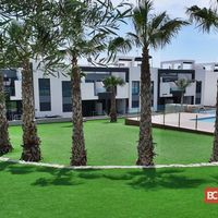 Апартаменты у озера, в пригороде, у моря в Испании, Валенсия, Торревьеха, 96 кв.м.