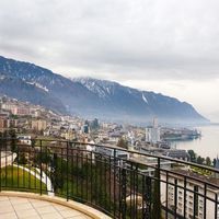 Flat in the mountains, by the lake in Switzerland, Montreux, 200 sq.m.
