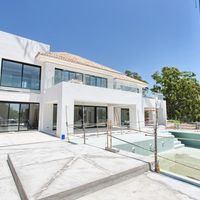 Villa at the seaside in Spain, Andalucia, Estepona, 804 sq.m.