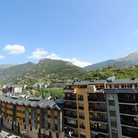 Apartment in the mountains in Andorra, La Massana, 113 sq.m.