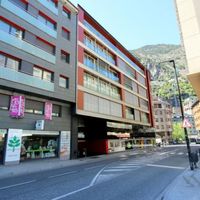 Penthouse in the big city, in the mountains in Andorra, Andorra la Vella, 183 sq.m.