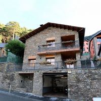 Chalet in the mountains in Andorra, Escaldes-Engordany, 280 sq.m.