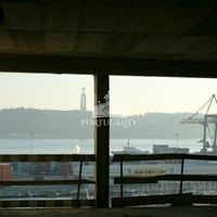 Other commercial property in Portugal, Lisbon, 1160 sq.m.
