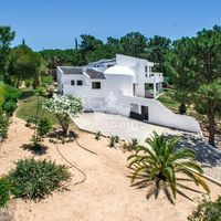 Villa at the seaside in Portugal, Algarve, Quinta do Lago, 320 sq.m.