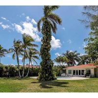 House in the USA, Florida, Golden Beach, 211 sq.m.