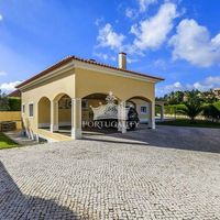 Villa in the suburbs in Portugal, Sintra, 244 sq.m.