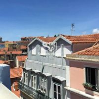 Доходный дом в большом городе в Португалии, Лиссабон, 136 кв.м.