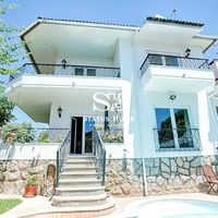 Villa in Portugal, Cascais, 230 sq.m.