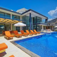 Villa at the seaside in Turkey, Antalya, 480 sq.m.