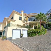 Villa in Portugal, Madeira, Funchal, 451 sq.m.