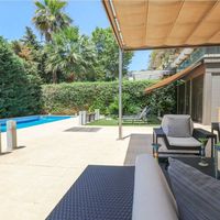 Apartment in the big city, at the seaside in Spain, Catalunya, Barcelona, 250 sq.m.