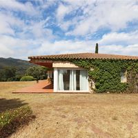Villa in the village, in the suburbs, at the seaside in Spain, Catalunya, Girona, 550 sq.m.