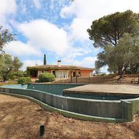 Villa in the village, in the suburbs, at the seaside in Spain, Catalunya, Girona, 550 sq.m.