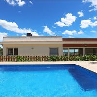 Villa in the mountains, in the village, in the suburbs, at the seaside in Spain, Catalunya, Barcelona, 370 sq.m.