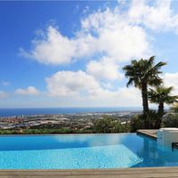 Вилла в горах, в деревне, в пригороде, у моря в Испании, Каталония, Барселона, 295 кв.м.