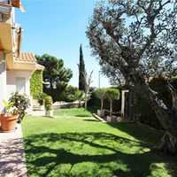 Вилла в горах, в деревне, в пригороде, у моря в Испании, Каталония, Барселона, 450 кв.м.