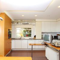 Villa in the mountains, in the village, in the suburbs, at the seaside in Spain, Catalunya, Barcelona, 615 sq.m.