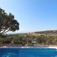 Villa in the mountains, in the village, in the suburbs, at the seaside in Spain, Catalunya, Barcelona, 615 sq.m.