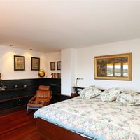 Villa in the mountains, in the village, in the suburbs, at the seaside in Spain, Catalunya, Barcelona, 615 sq.m.