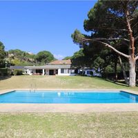 Вилла в горах, в деревне, в пригороде, у моря в Испании, Каталония, Барселона, 400 кв.м.