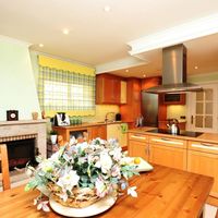 Вилла в горах, в деревне, в пригороде, у моря в Испании, Каталония, Барселона, 590 кв.м.