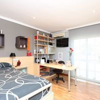 Вилла в горах, в деревне, в пригороде, у моря в Испании, Каталония, Барселона, 590 кв.м.