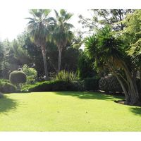 Вилла в горах, в деревне, в пригороде, у моря в Испании, Каталония, Барселона, 340 кв.м.