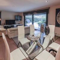 Вилла в горах, в деревне, в пригороде, у моря в Испании, Каталония, Барселона, 500 кв.м.