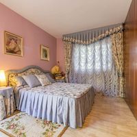 Villa in the mountains, in the village, in the suburbs, at the seaside in Spain, Catalunya, Barcelona, 460 sq.m.