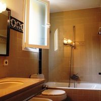 Villa in the mountains, in the village, in the suburbs, at the seaside in Spain, Catalunya, Barcelona, 440 sq.m.