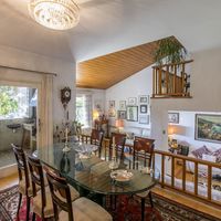 Villa in the mountains, in the village, in the suburbs, at the seaside in Spain, Catalunya, Barcelona, 330 sq.m.