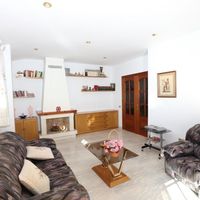 Вилла в горах, в деревне, в пригороде, у моря в Испании, Каталония, Барселона, 800 кв.м.