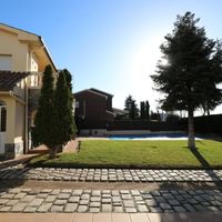 Вилла в горах, в деревне, в пригороде, у моря в Испании, Каталония, Барселона, 800 кв.м.