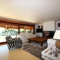 Villa in the village, in the suburbs, at the seaside in Spain, Catalunya, Barcelona, 472 sq.m.