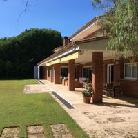 Villa in the mountains, in the village, in the suburbs, at the seaside in Spain, Catalunya, Barcelona, 700 sq.m.