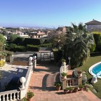 Villa in the village, in the suburbs, at the seaside in Spain, Catalunya, Barcelona, 580 sq.m.